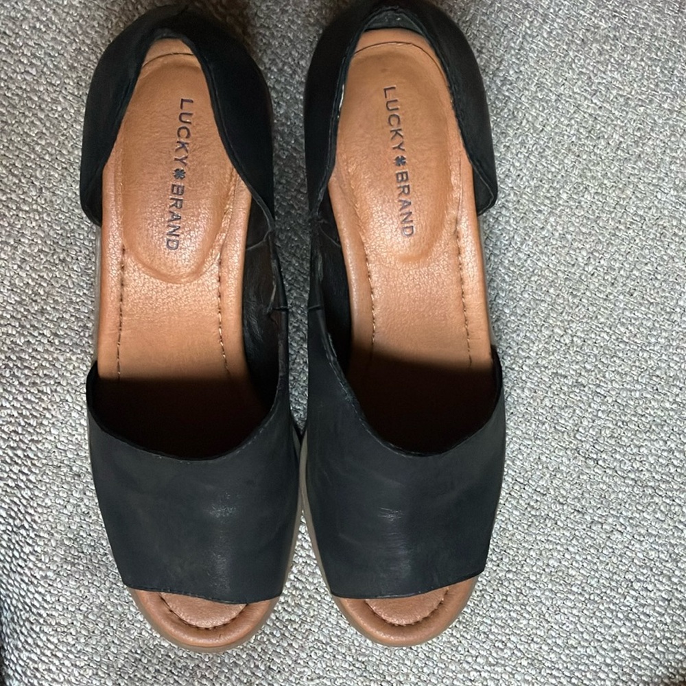 Lucky brand size 9 leather heels